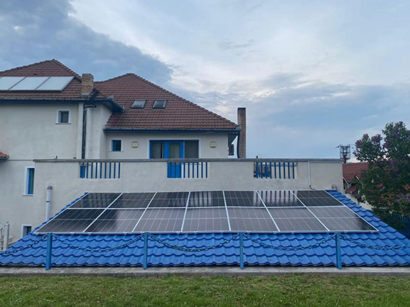 Impianto fotovoltaico a rete residenziale da 5 kW per la Romania