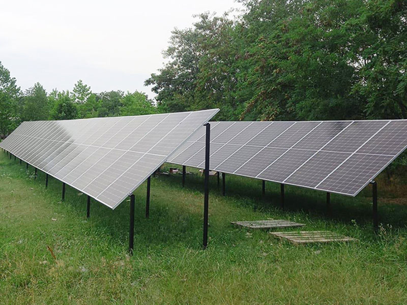 I vantaggi dei pannelli solari montati a terra
